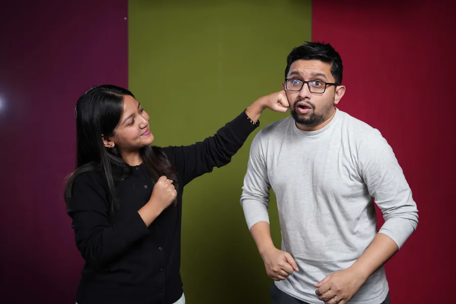 Sakib and Mehzabeen at the photoshoot: poke!